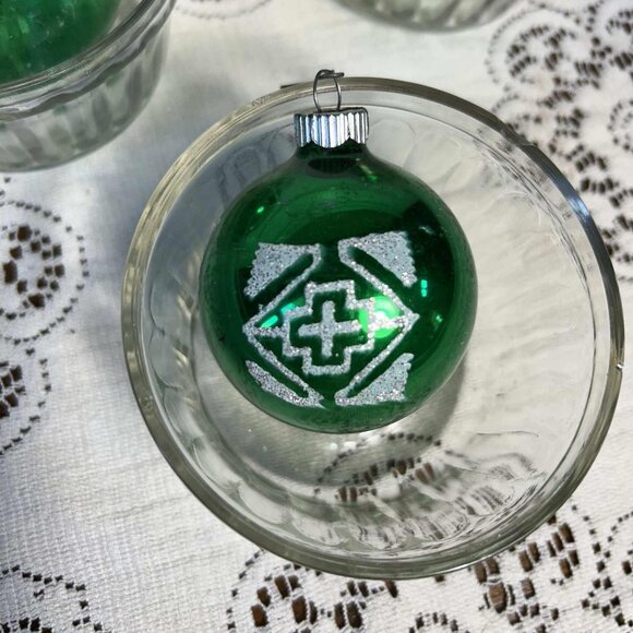 MCM green & glitter ornaments - Picture 3 of 10